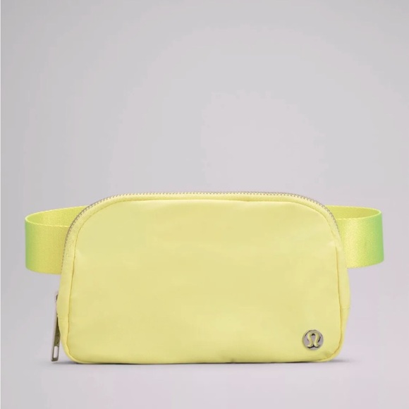 🦄RARE & NOT RELEASED🦄 NWT Everywhere Belt Bag FADED ZAP - Picture 3 of 5